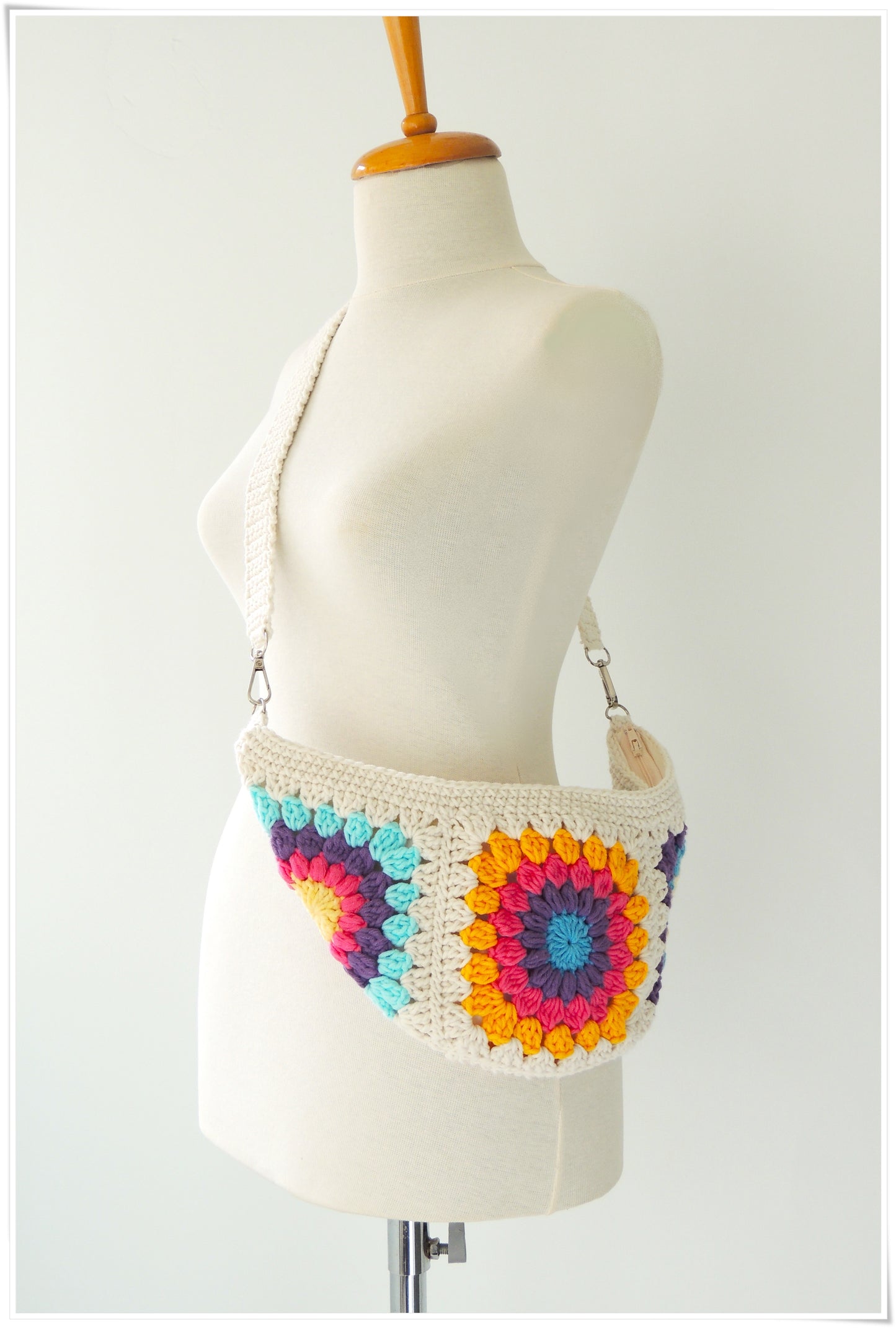 Crochet Sling Bum Bag Fanny Pack, Granny Square Small Crossbody Bag