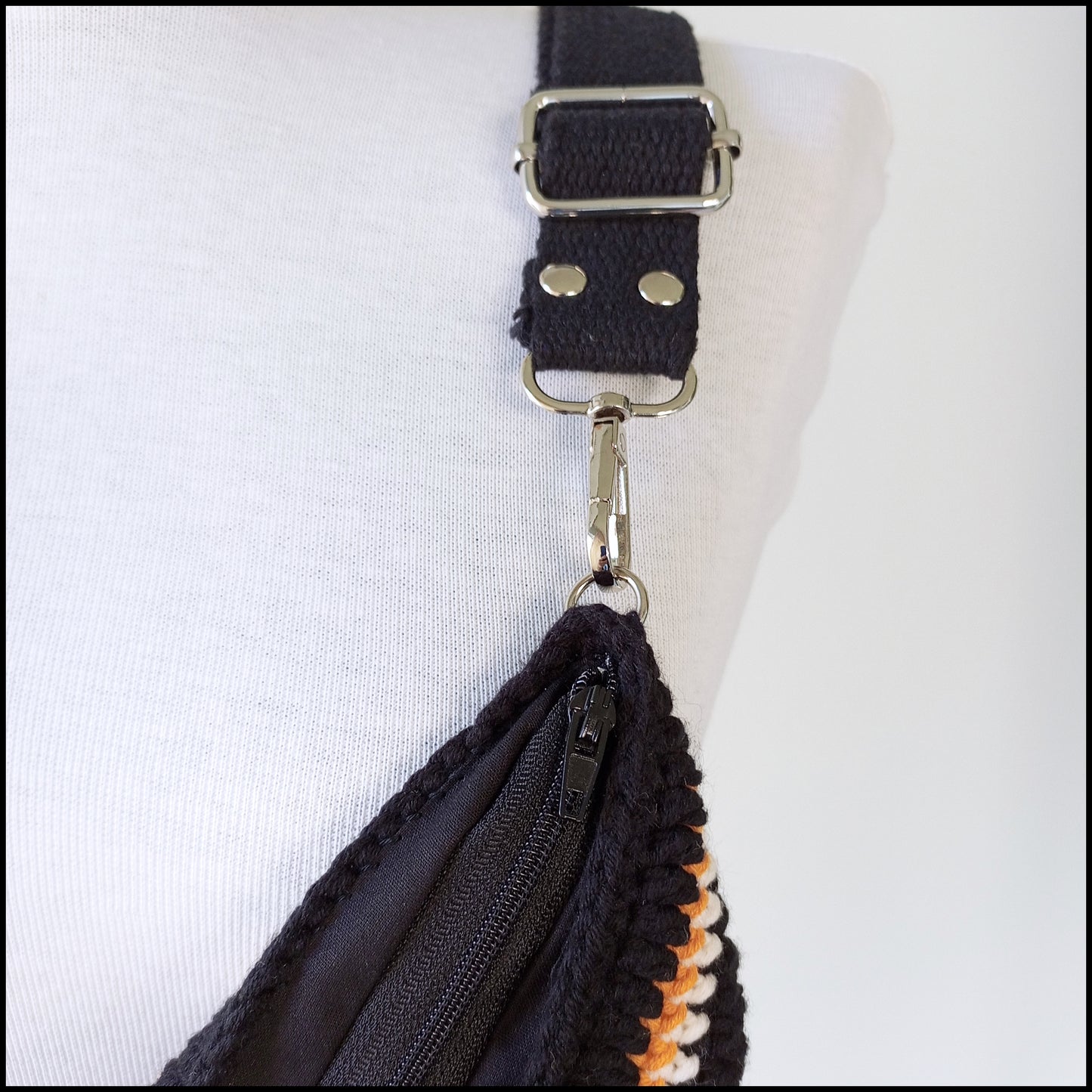 Crochet Fanny Pack,Sling Bag for Women, Daisy Crossbody Bag
