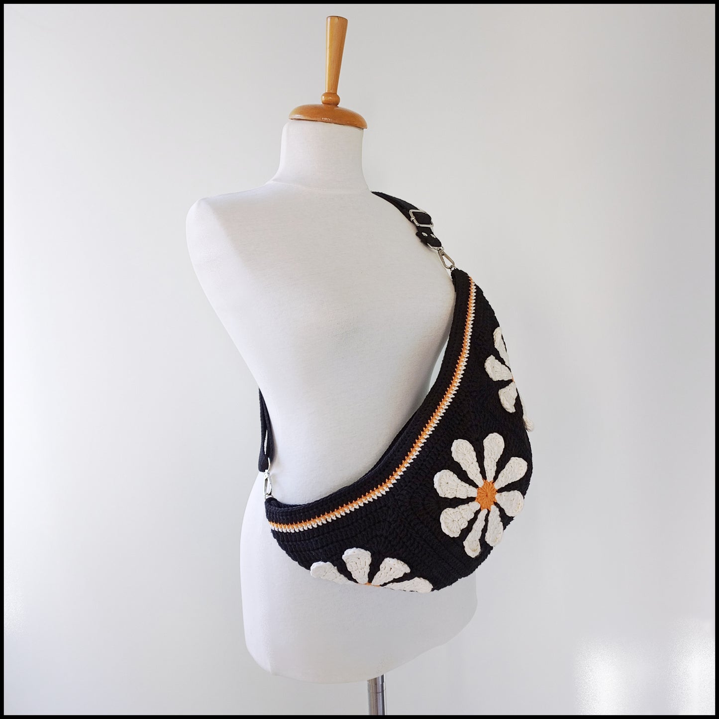 Crochet Fanny Pack,Sling Bag for Women, Daisy Crossbody Bag