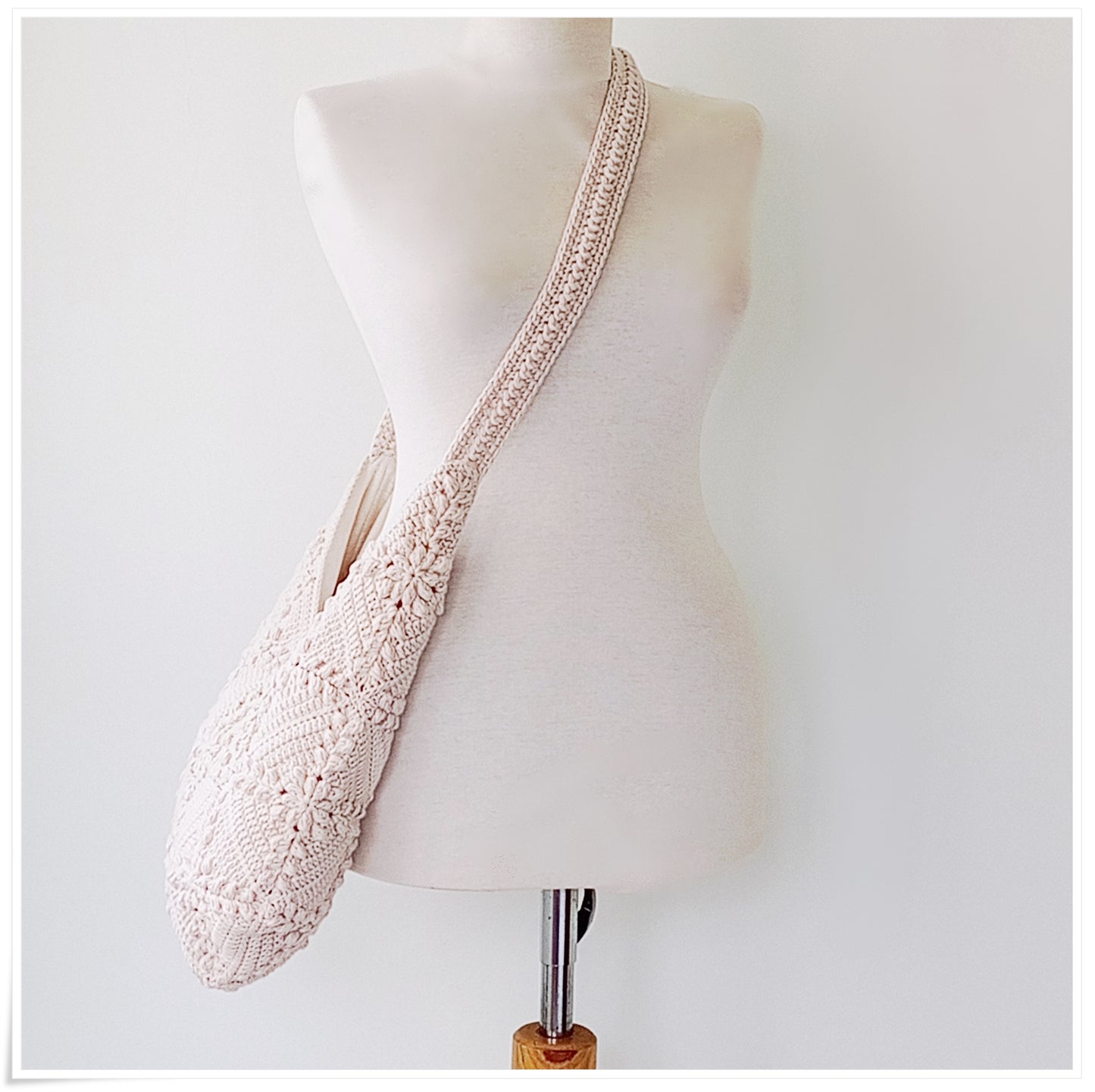 Crochet Granny Square Crossbody Bag, 3D Beige Floral Hobo Bag